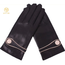 Guantes clásicos de las mujeres negras Botones de cuero Guantes de piel de oveja para las señoras